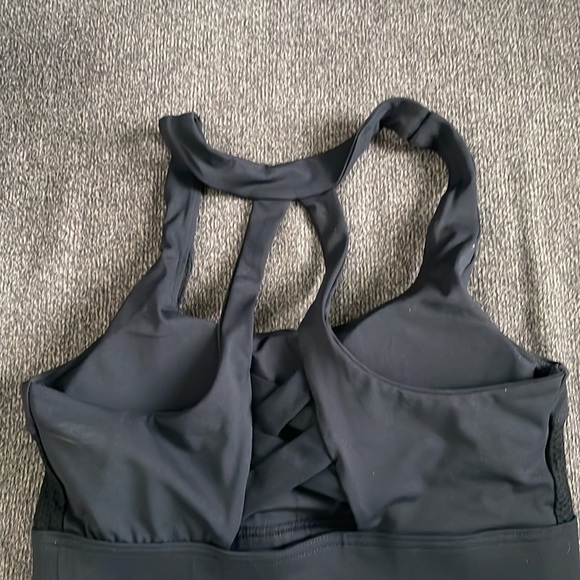 New(only tried on) sports bra - Picture 2 of 2